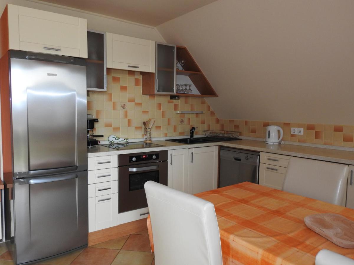 Petra Apartmanház Badacsonytomaj Exterior foto