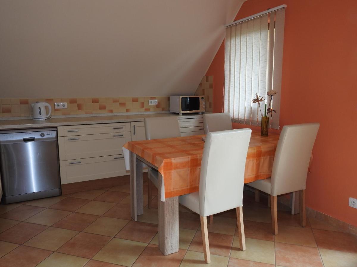 Petra Apartmanház Badacsonytomaj Exterior foto