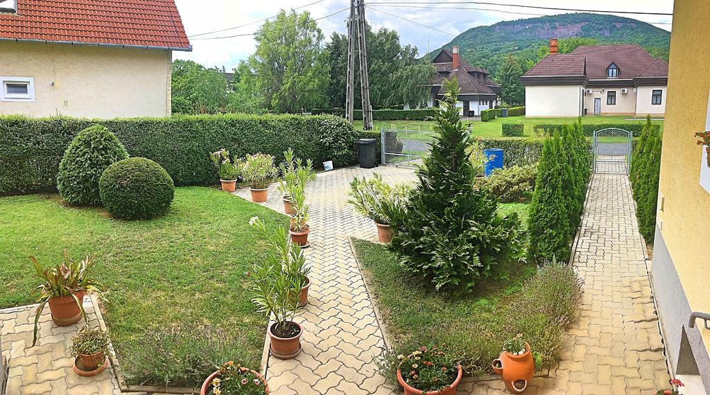 Petra Apartmanház Badacsonytomaj Exterior foto
