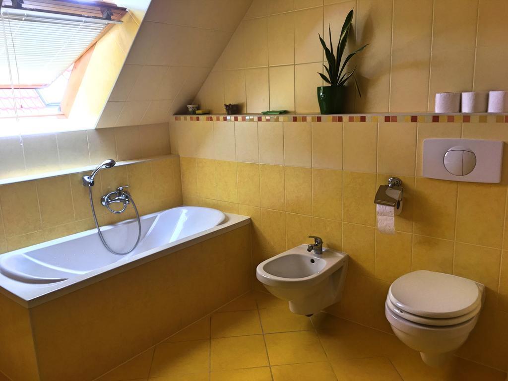 Petra Apartmanház Badacsonytomaj Exterior foto