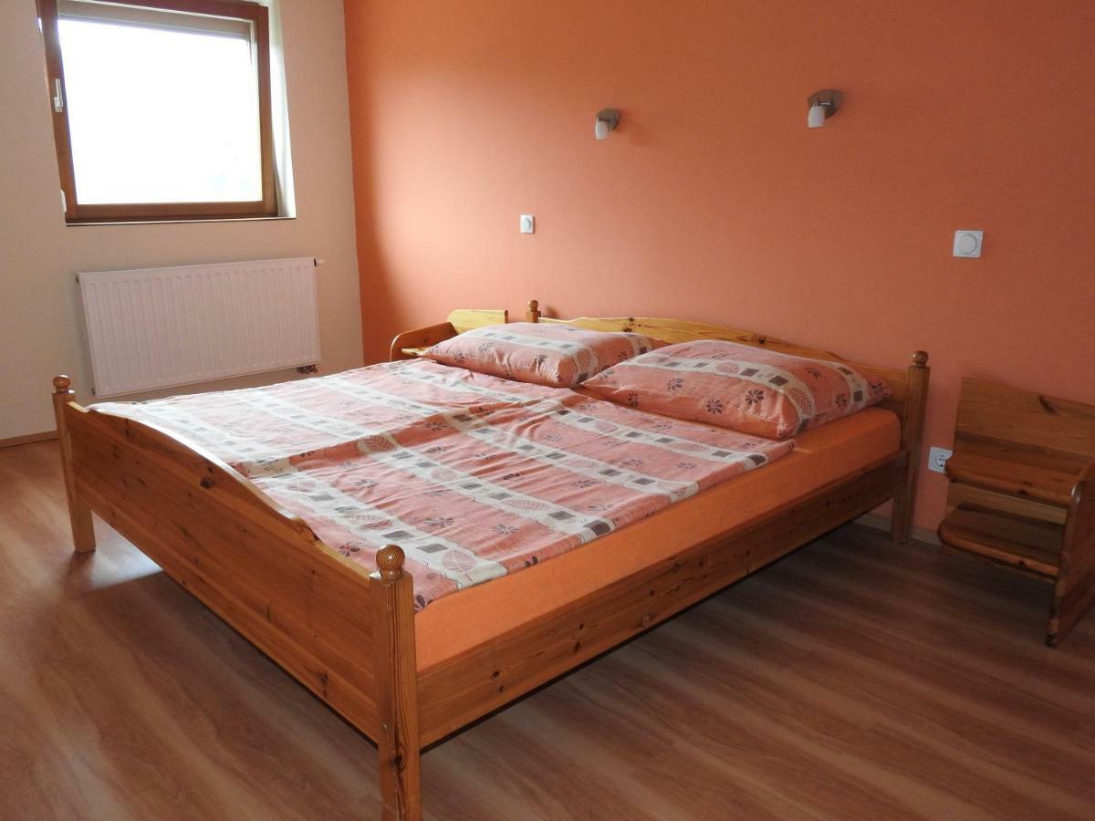 Petra Apartmanház Badacsonytomaj Exterior foto